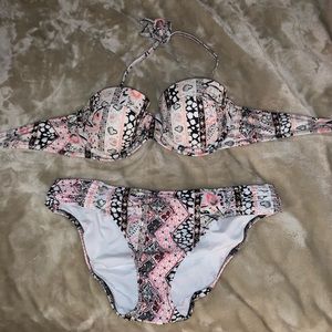 Victoria’s Secret swimsuit bottoms M